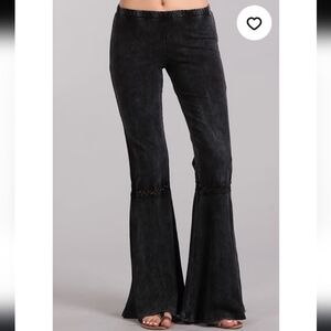 EUC Chatoyant "MineralWash Black Flare Pants w/Embroidery/Waffle Texture" Medium
